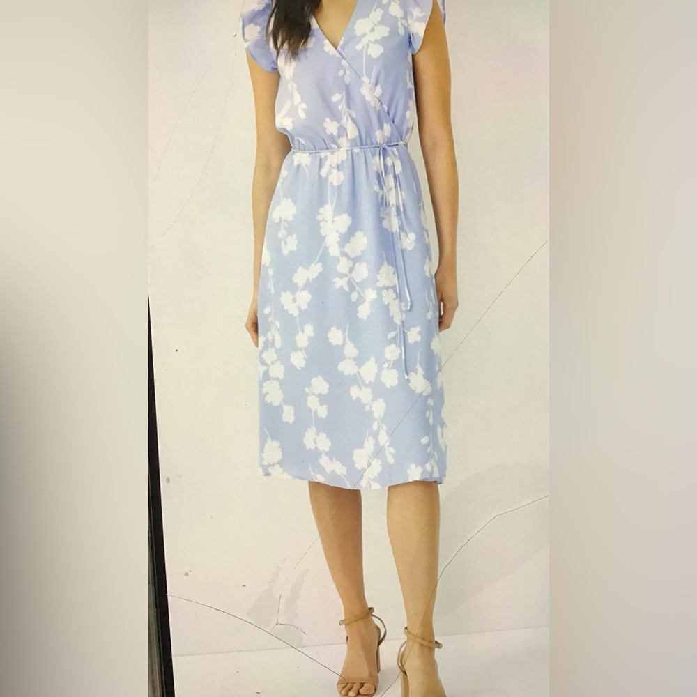 ANN TAYLOR WOMEN’S FLORAL WRAP DRESS FLUTTER SLEEVE SIZE 00 Petite White/Blue